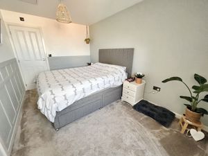 Bedroom- click for photo gallery